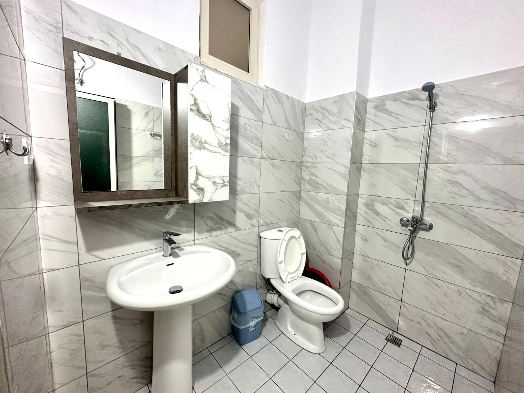 Shell 1 * Golem (Tirana)
