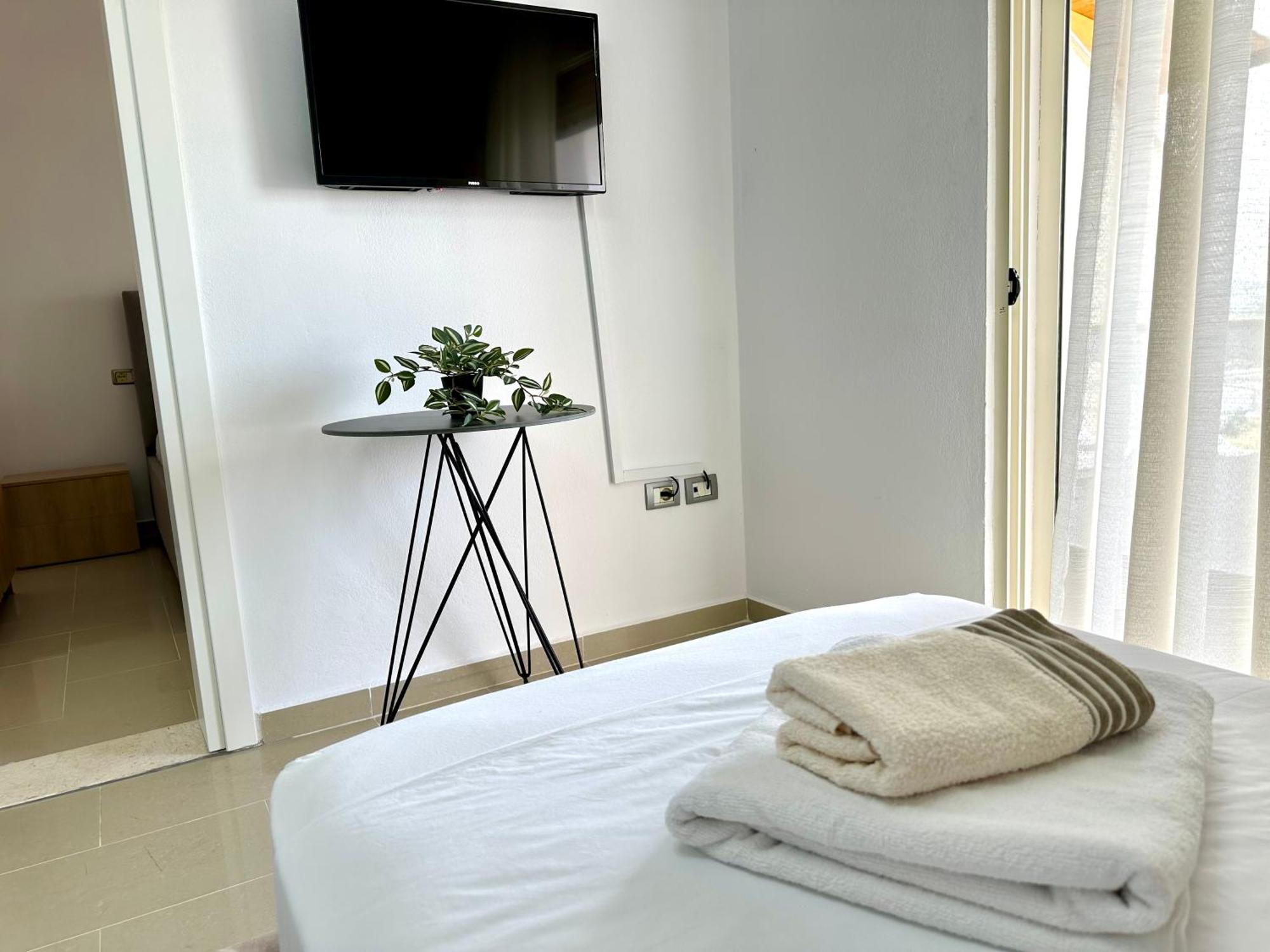 Guest house Shell 1 Golem (Tirana)